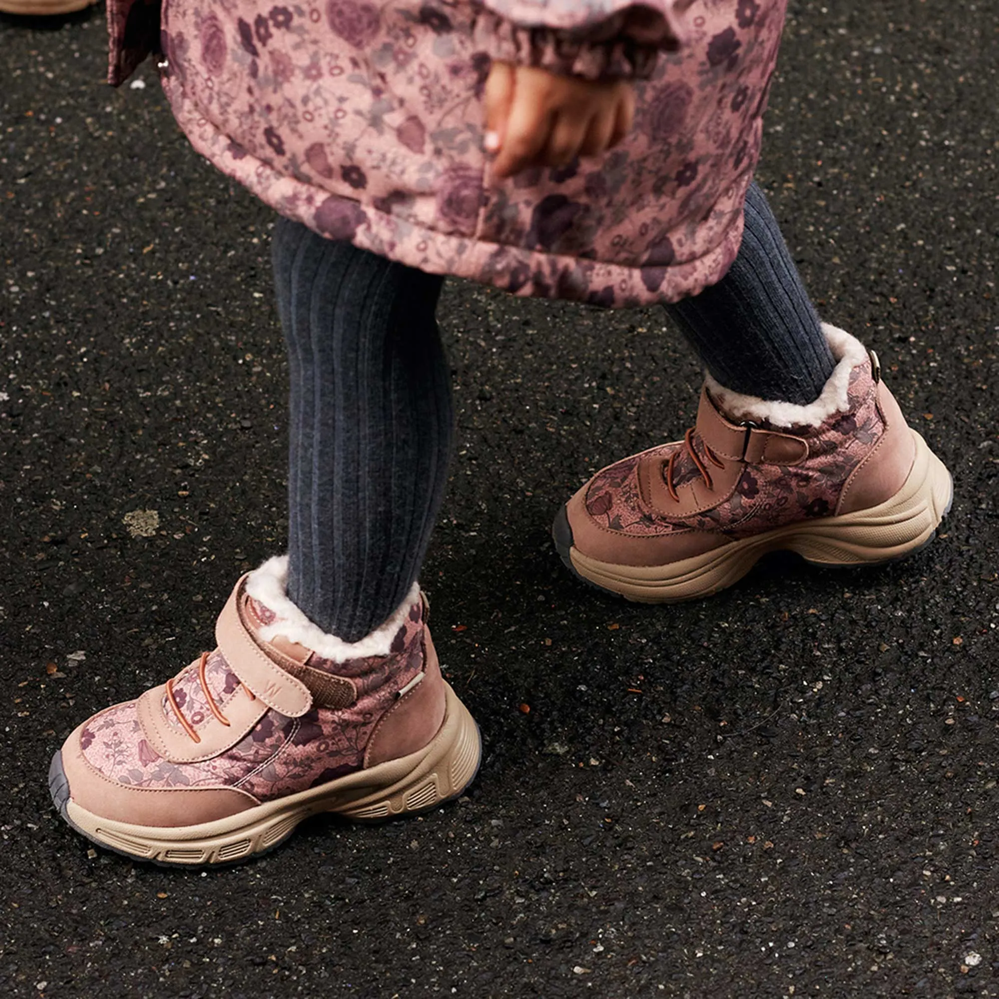 Astoni Velcro Tex Print - rose dawn flowers Wheat