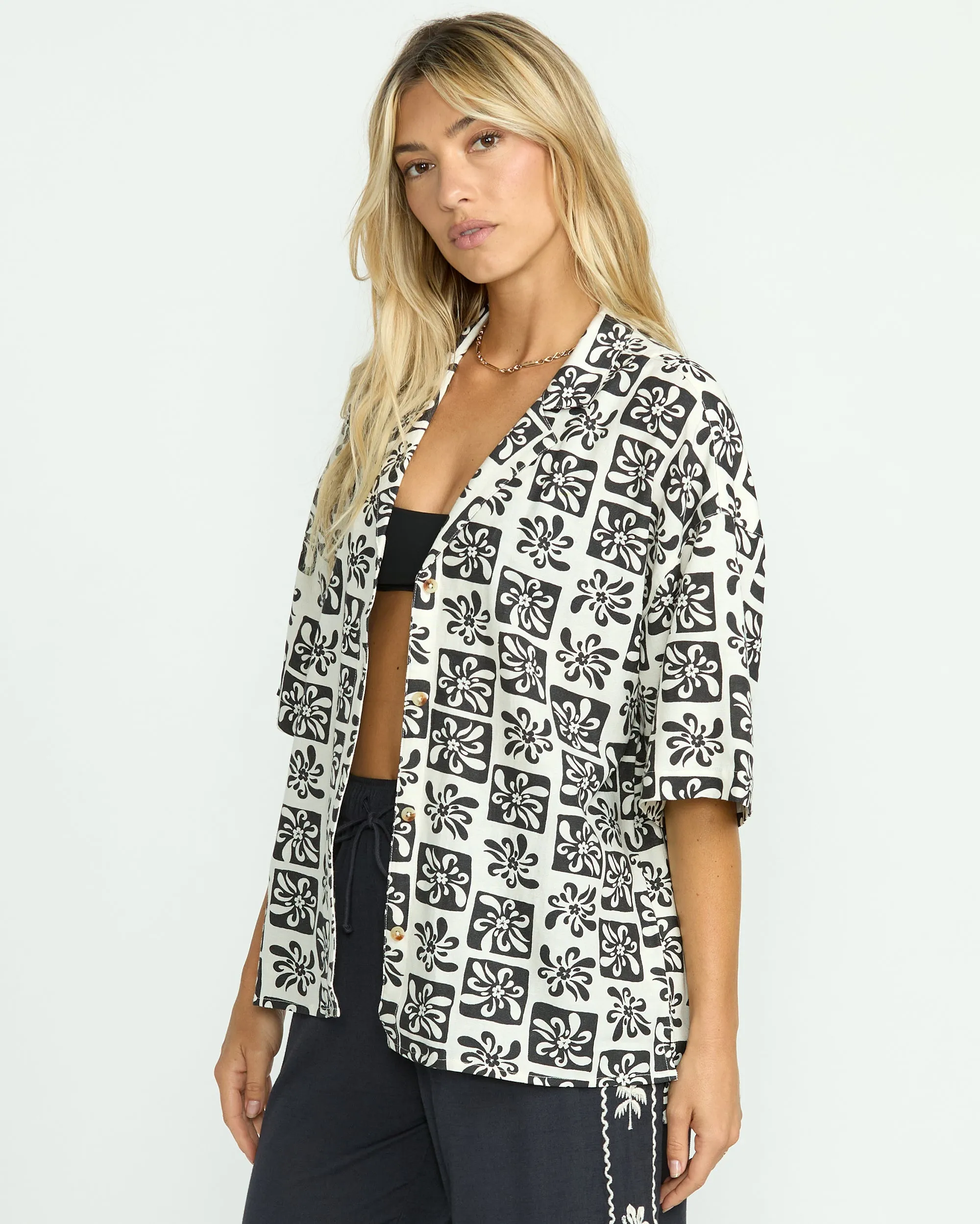 Beach Side Printed Short Sleeve Shirt - Black Sands Billabong