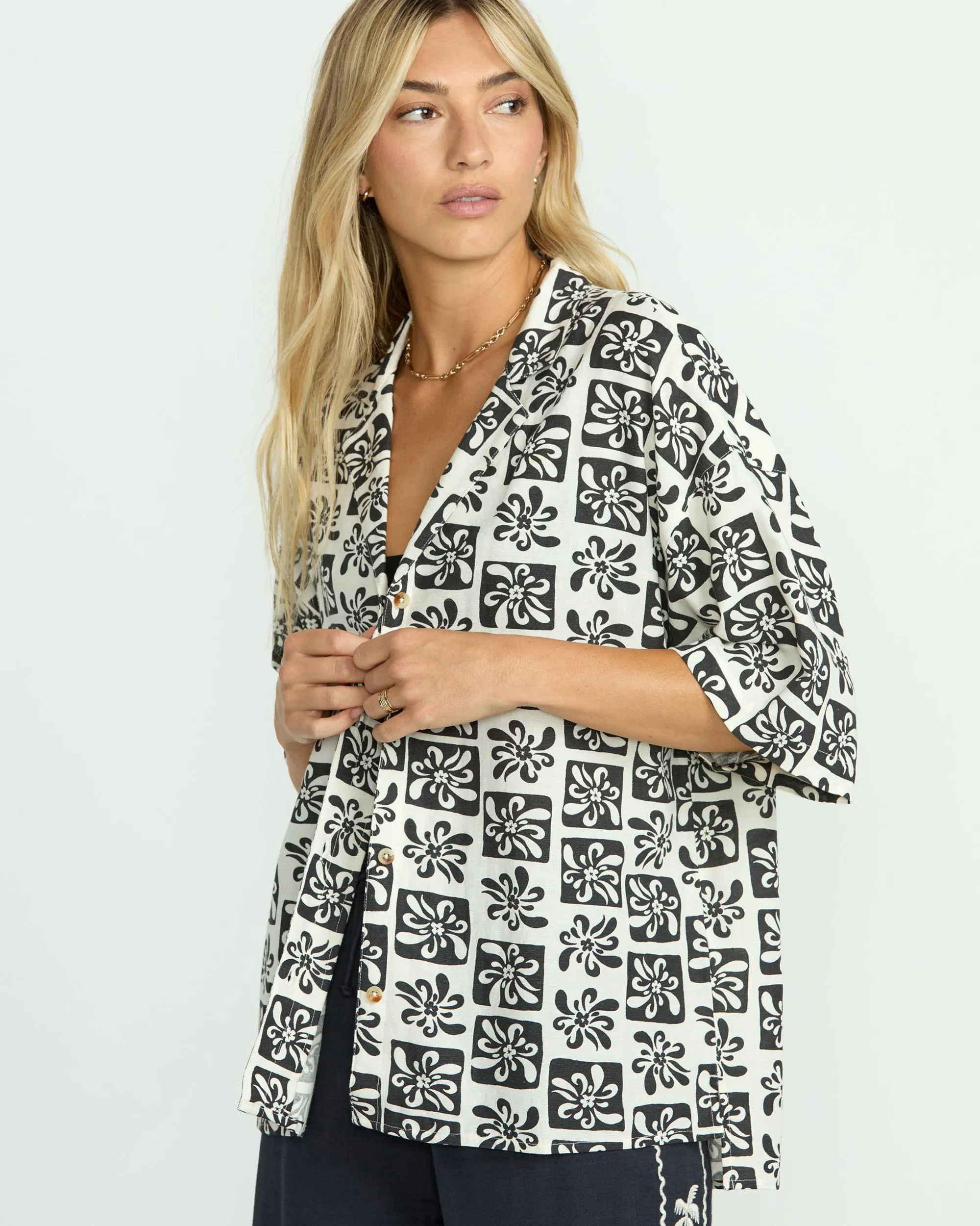 Beach Side Printed Short Sleeve Shirt - Black Sands Billabong