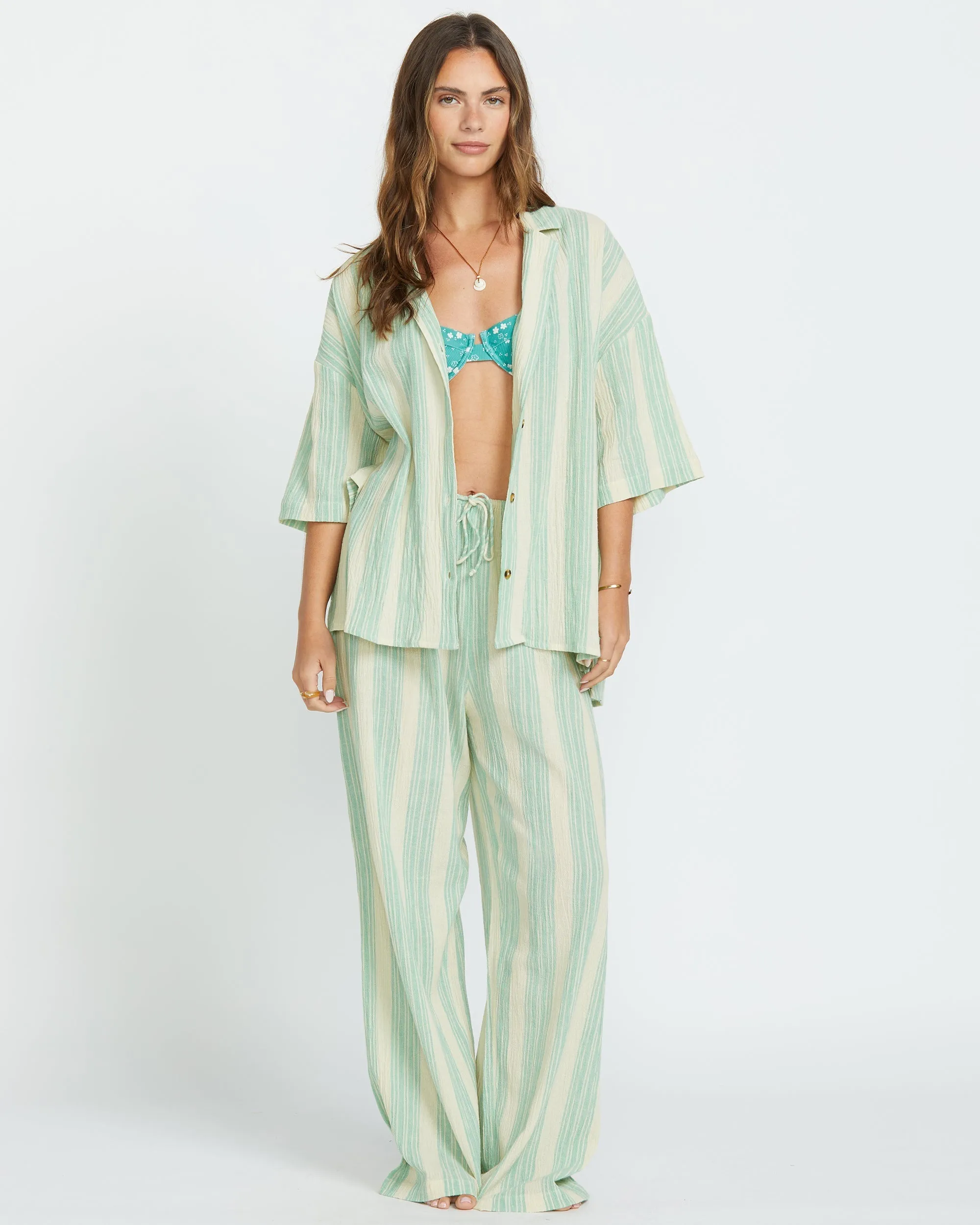 Beach Side Short Sleeve Shirt - Island Green Billabong