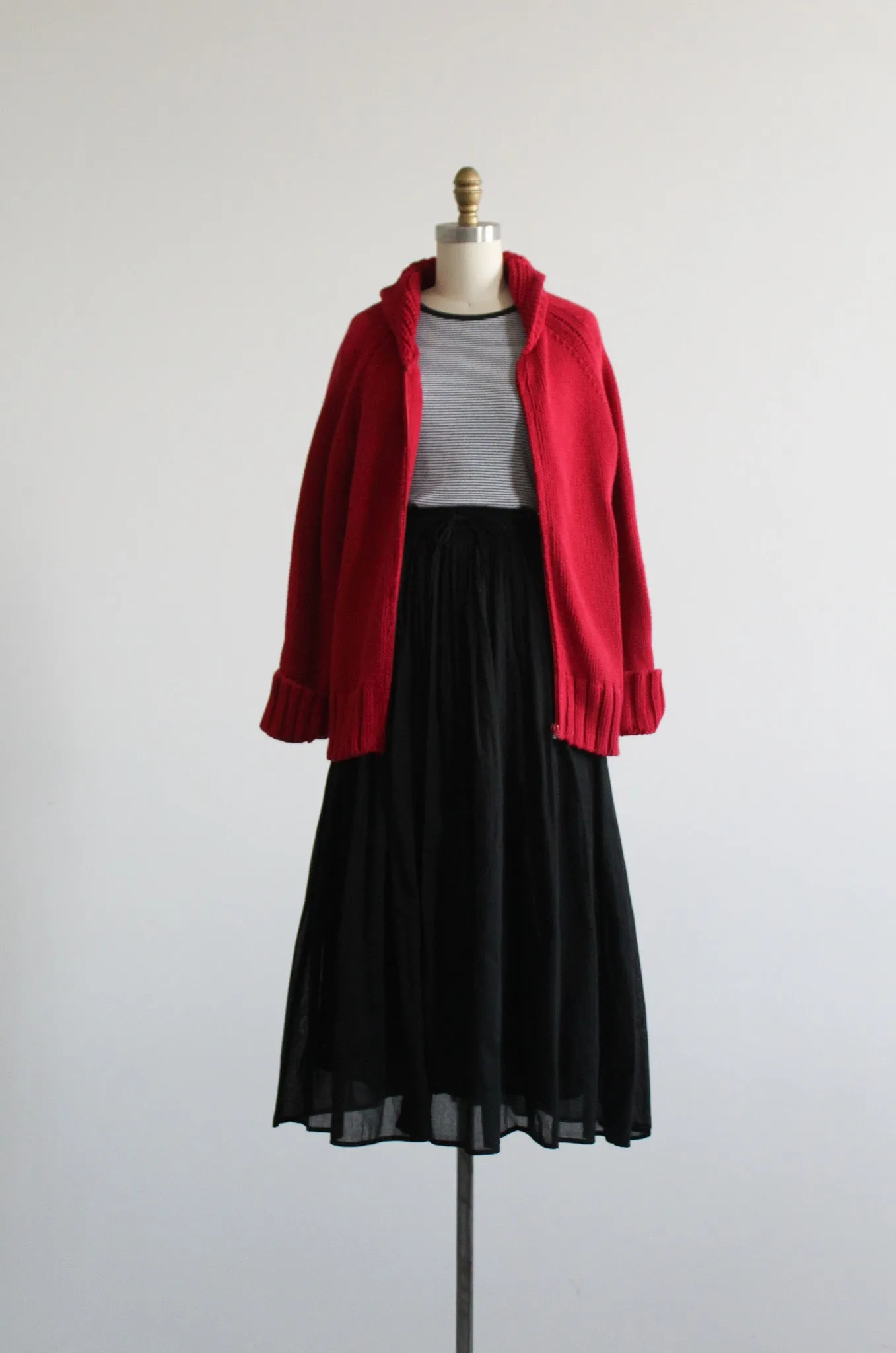 carmine cotton cardigan 1919 Vintage