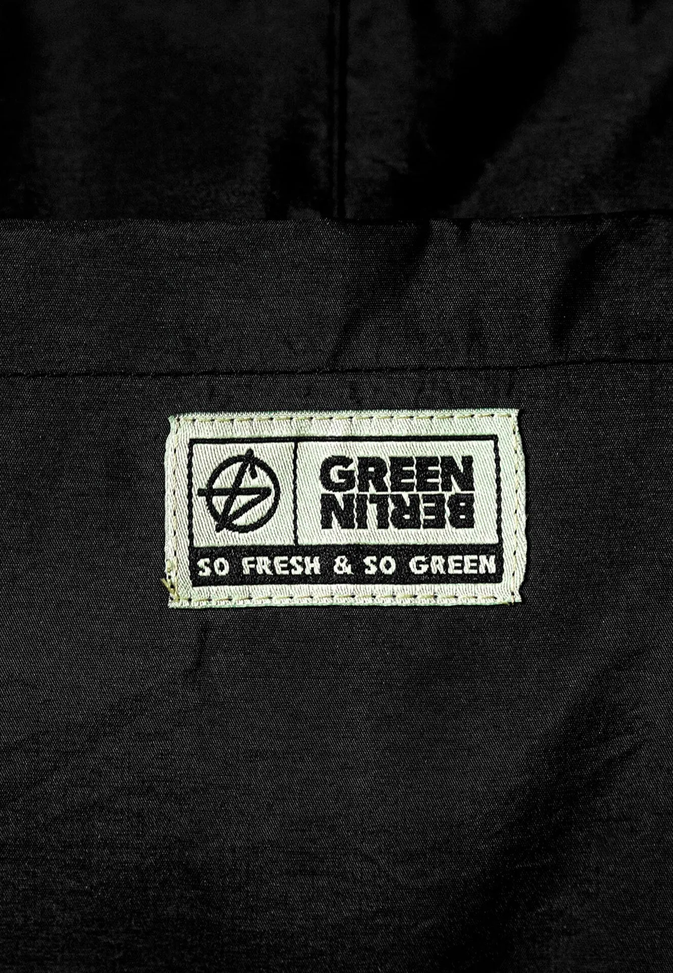 Green Berlin - Three Bottle Schwarz - Dress