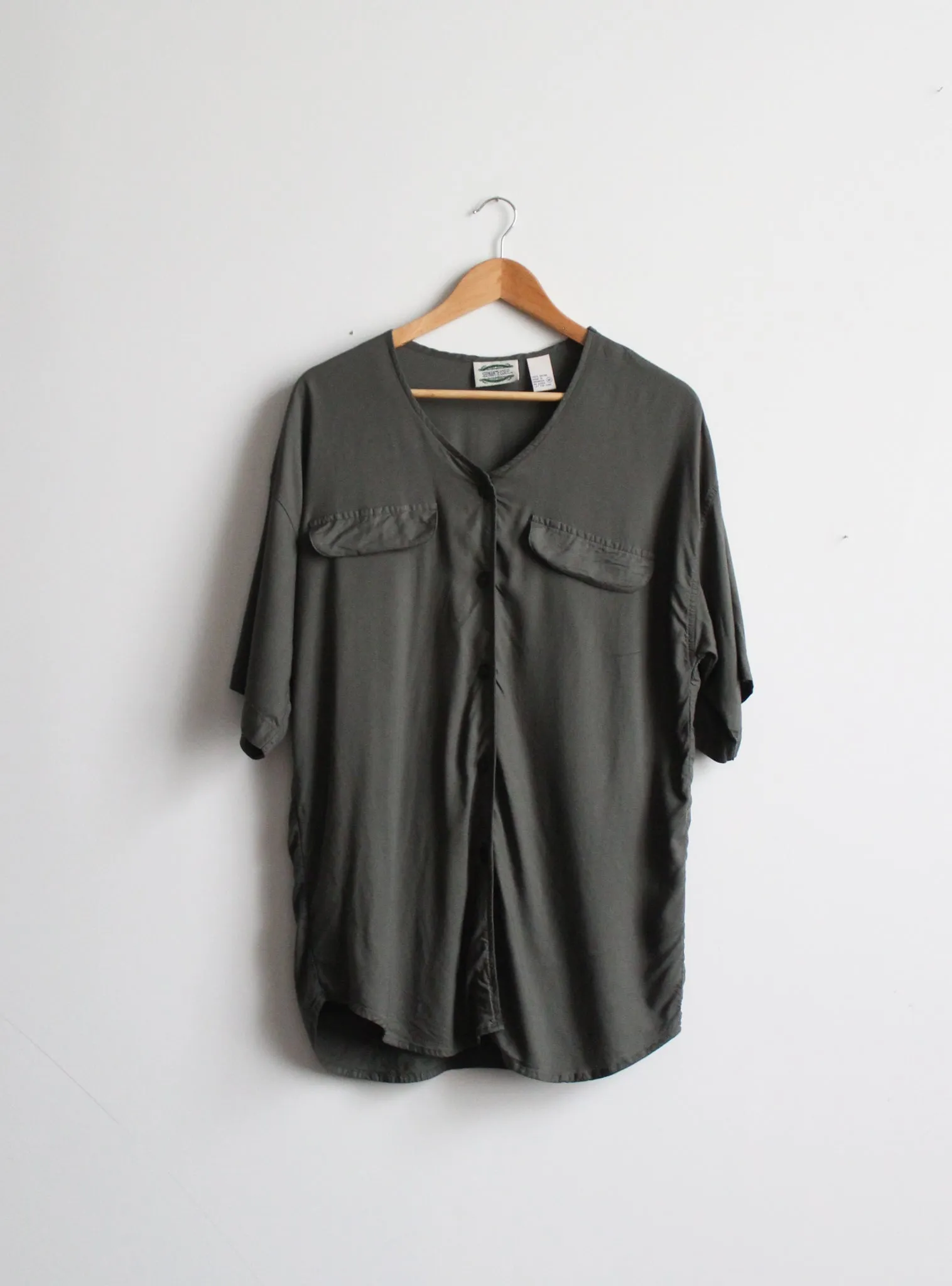 laurel leaf button up 1919 Vintage
