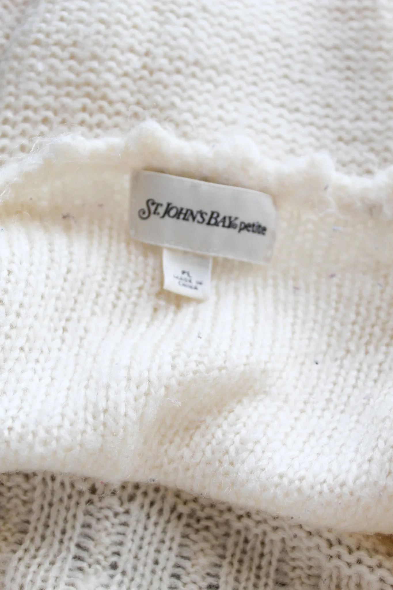 soft eggshell sweater 1919 Vintage