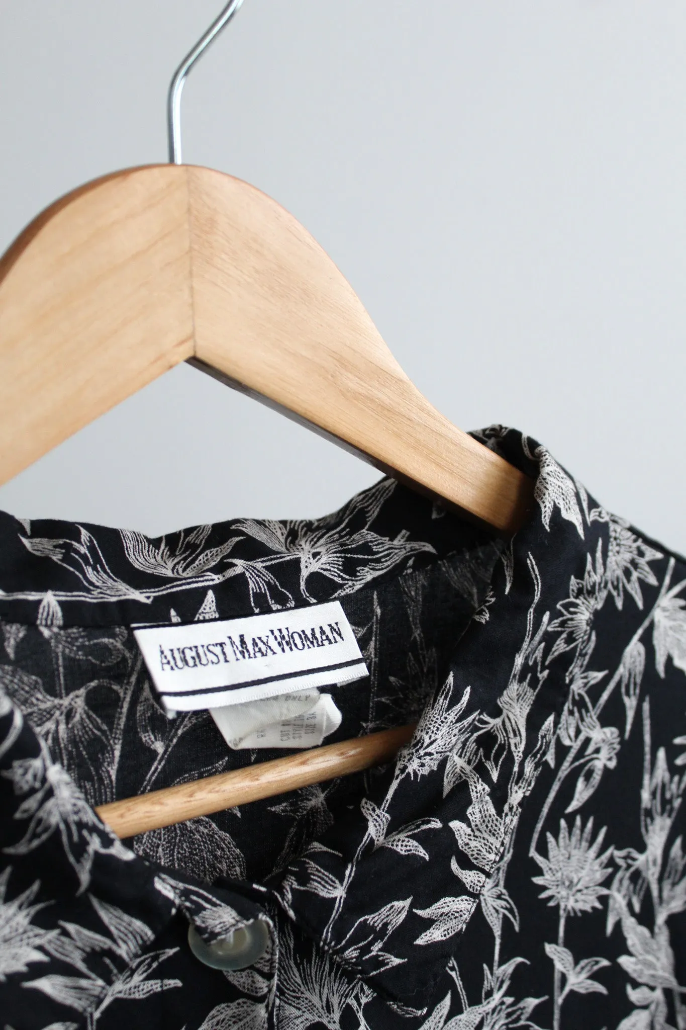 thistlemoon button up 1919 Vintage