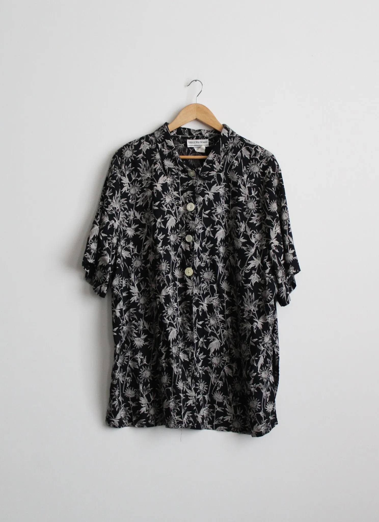 thistlemoon button up 1919 Vintage