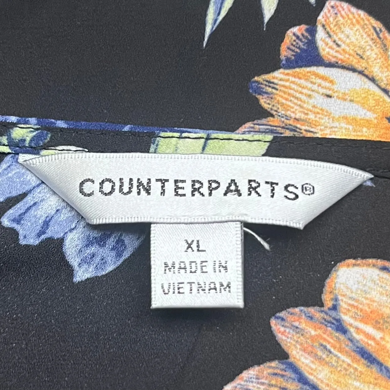 Top Long Sleeve By Counterparts In Black & Green, Size: Xl