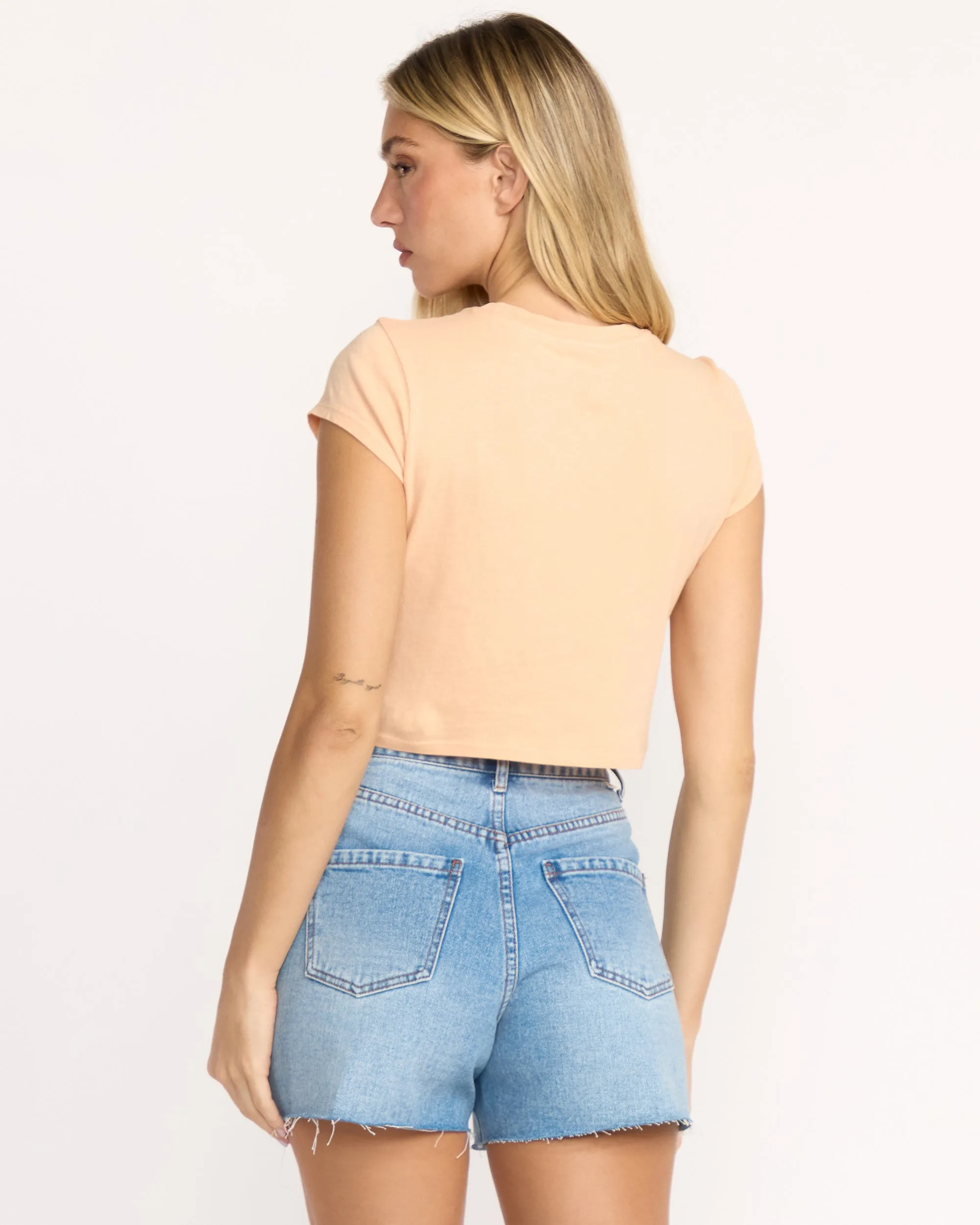 Vacay Awaits Tee - Sunstone Billabong
