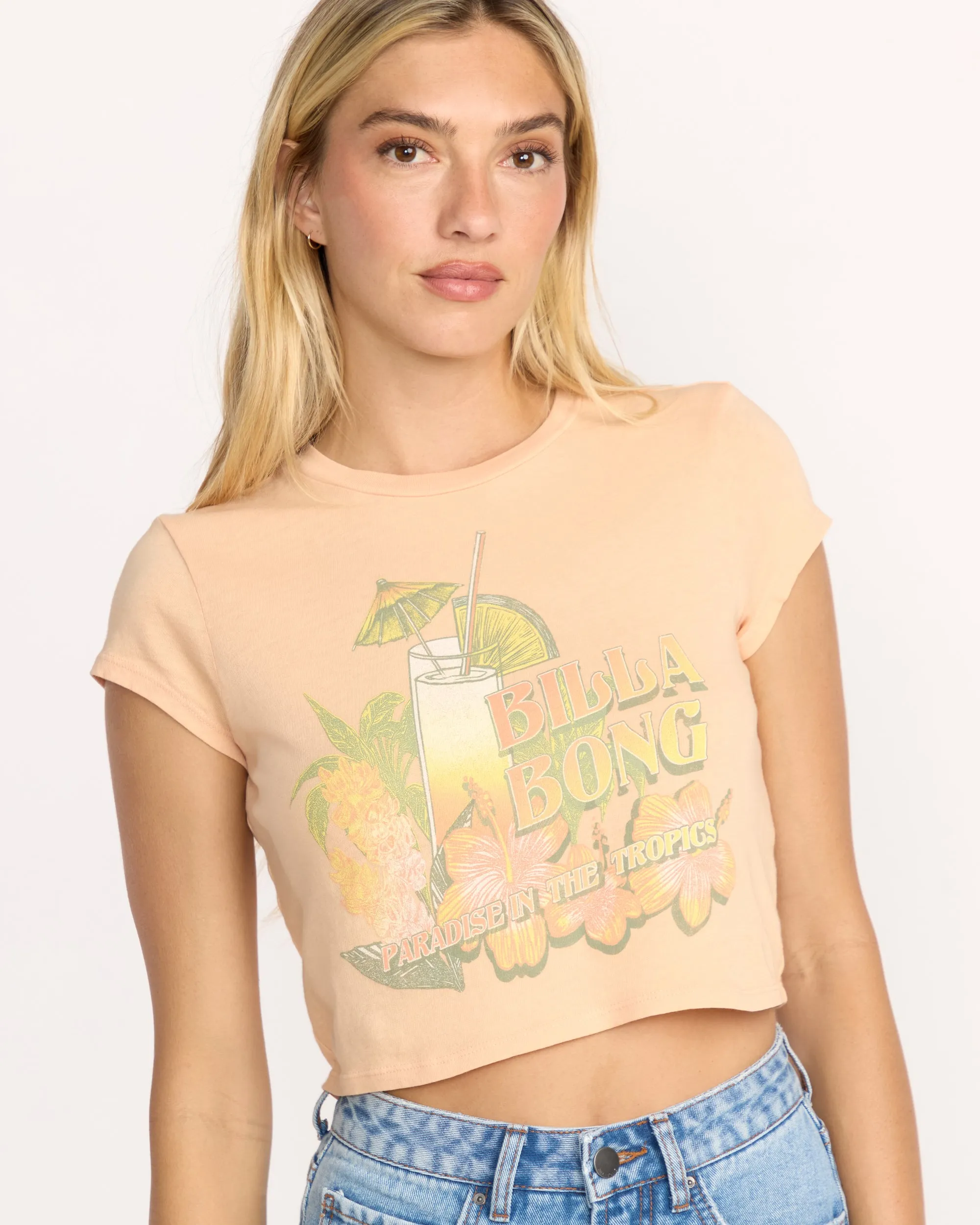 Vacay Awaits Tee - Sunstone Billabong