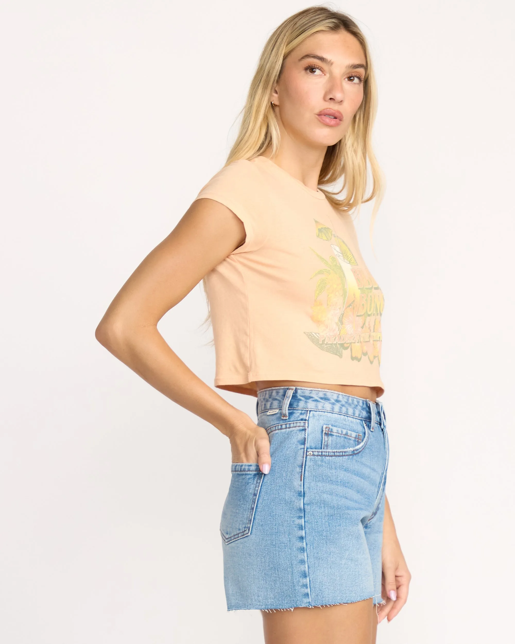 Vacay Awaits Tee - Sunstone Billabong