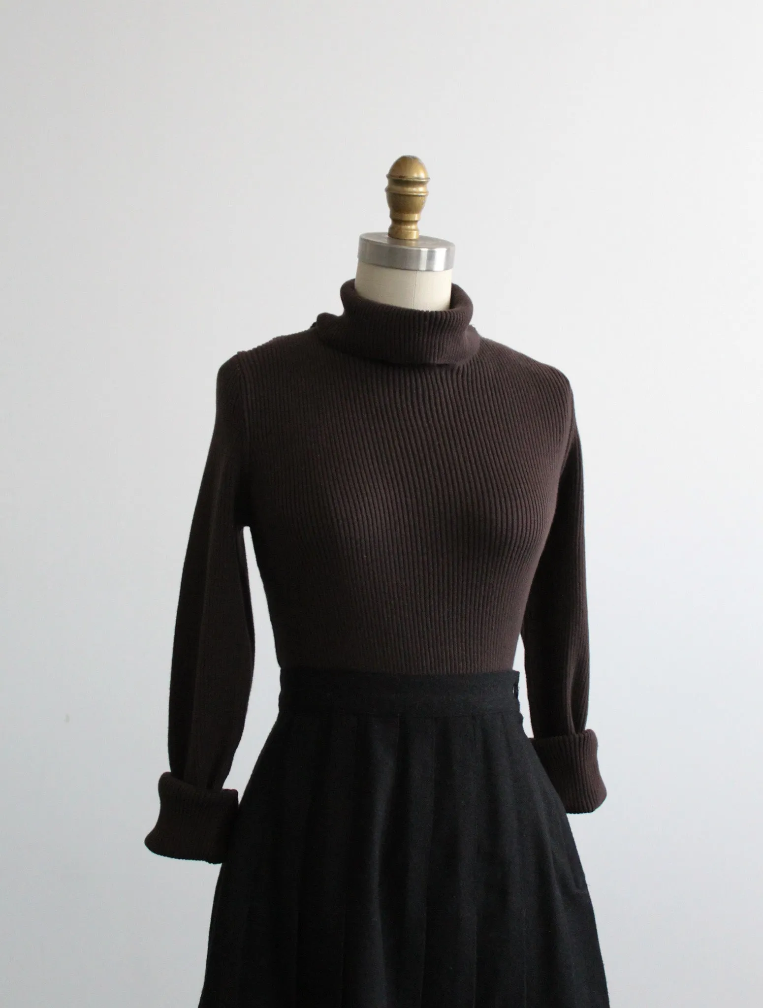 walnutshell rib knit turtleneck 1919 Vintage
