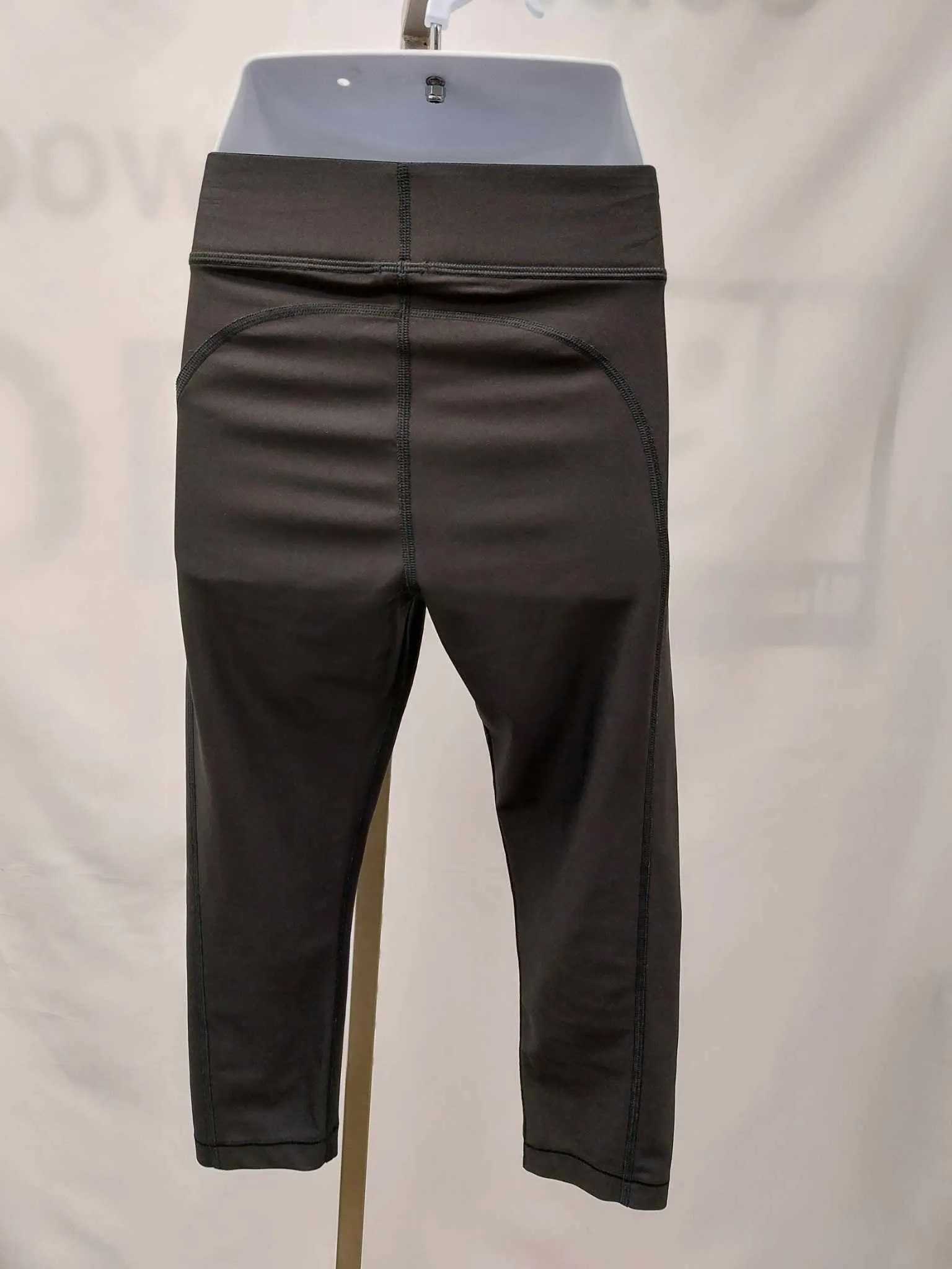 Women's Under Armour  Cropped Leggings, small